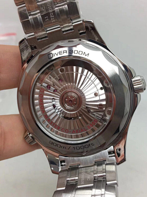 omega replica movimiento suizo